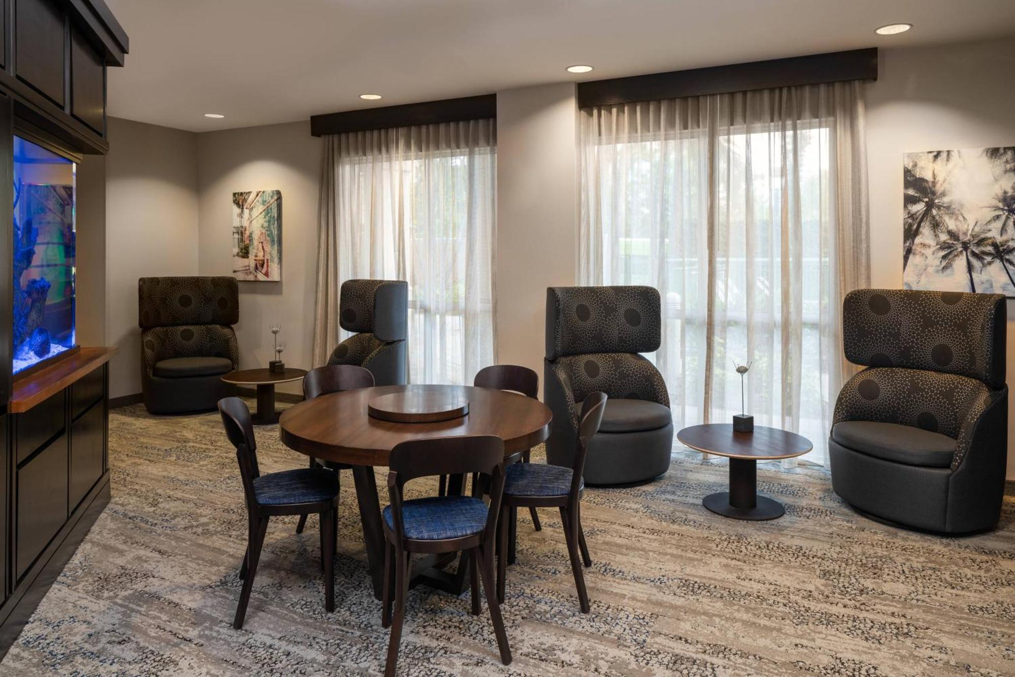 Courtyard By Marriott Fort Lauderdale Airport & Cruise Port Данія-Біч Екстер'єр фото