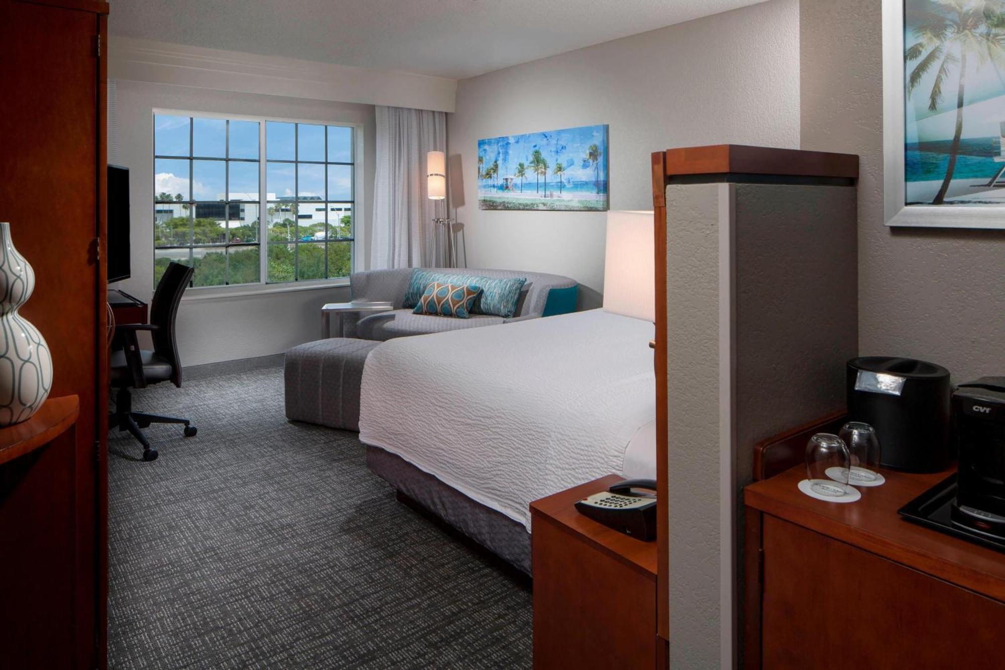 Courtyard By Marriott Fort Lauderdale Airport & Cruise Port Данія-Біч Екстер'єр фото
